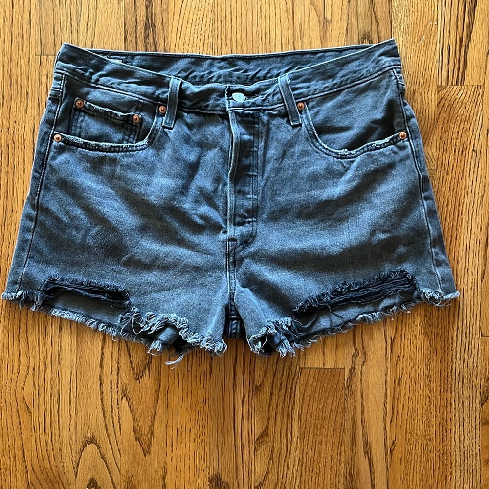 LEVIS PREMIUM GRAY BUTTON FLY 501 BIG E CUT OFF DENIM JEANS FESTIVAL SHORTS 32